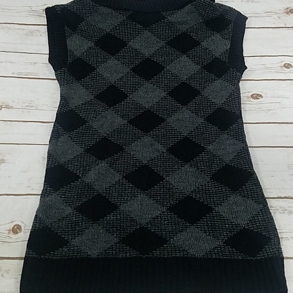 Cowl neck sweater vest with pockets - Picture 4 of 4